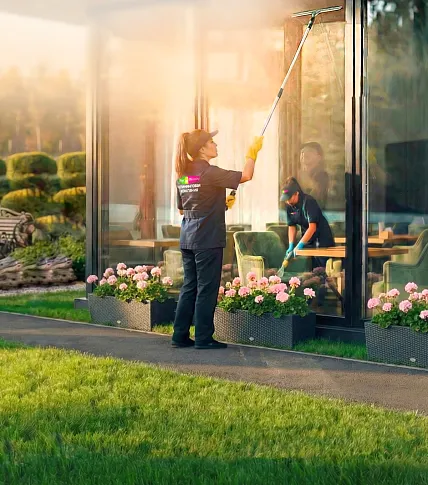 -20% Скидкана химчистку при заказе мойки окон в апреле